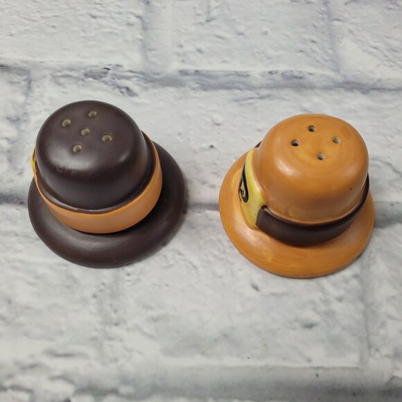 Hallmark Pilgrim Hat Salt & Pepper Shakers - Picture 5 of 11